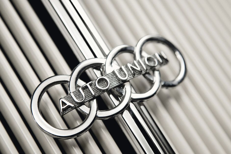 Audi logo rewound: This is what the first logo with four rings looked like in detail.