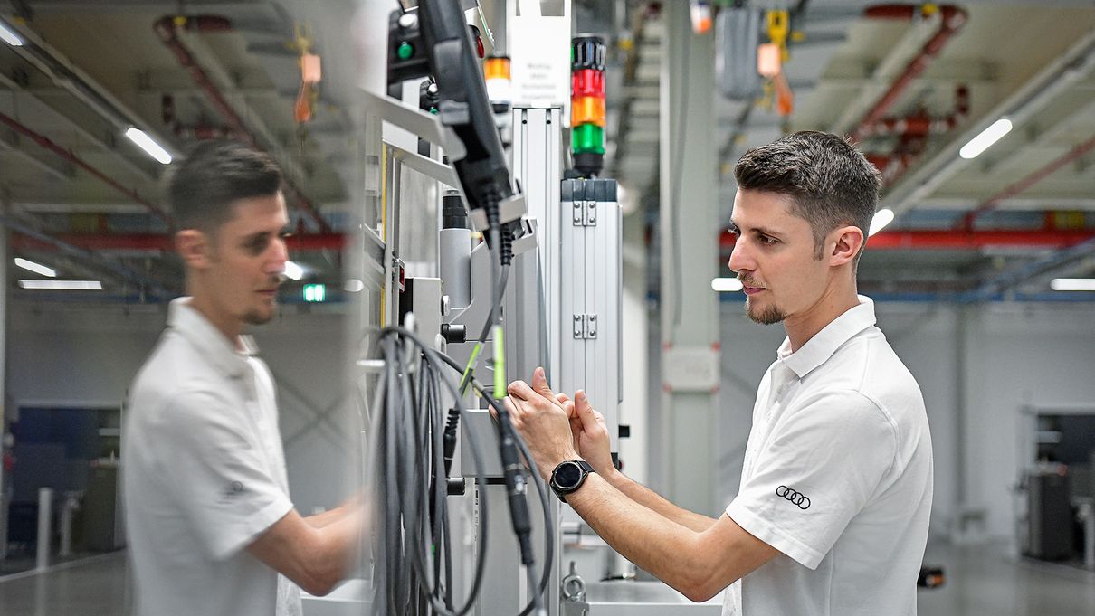 Daniel Mayer, plant operator in battery assembly, Ingolstadt, AUDI AG