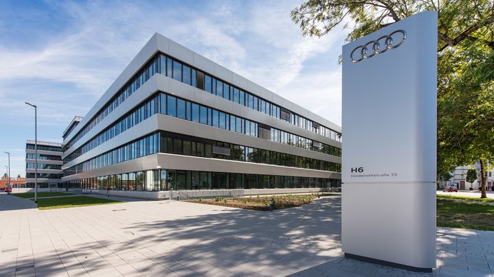 Standort Ingolstadt: Das Bürogelände H6 ist die Heimat für Vertrieb und Marketing der Audi AG. Es bietet flexible, lichtdurchflutete Räumen, die für eine kommunikative Arbeitsatmosphäre sorgen.