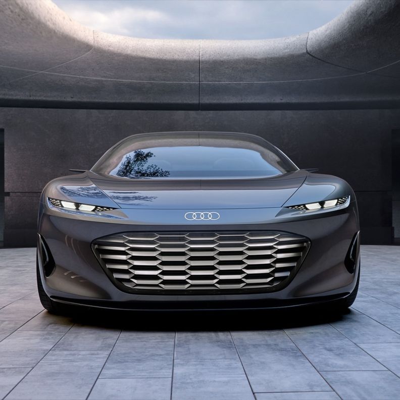Front view of the Audi grandsphere concept