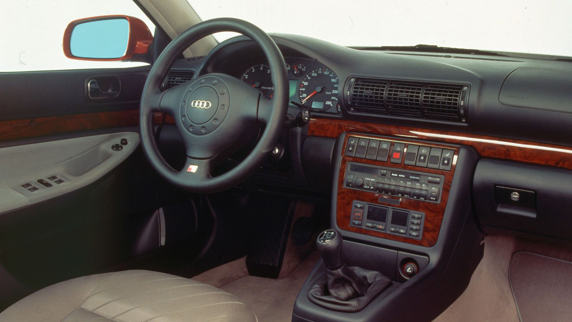 Audi A4 - Innenansicht (Cockpit) 1995