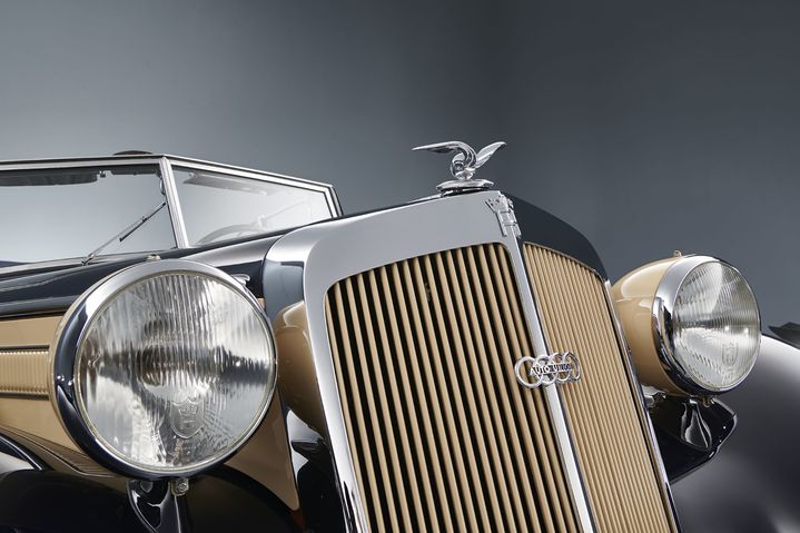 Double logo: Even though the Auto Union logo with the four rings is emblazoned on the radiator grille, you can still see the Horch logo above.