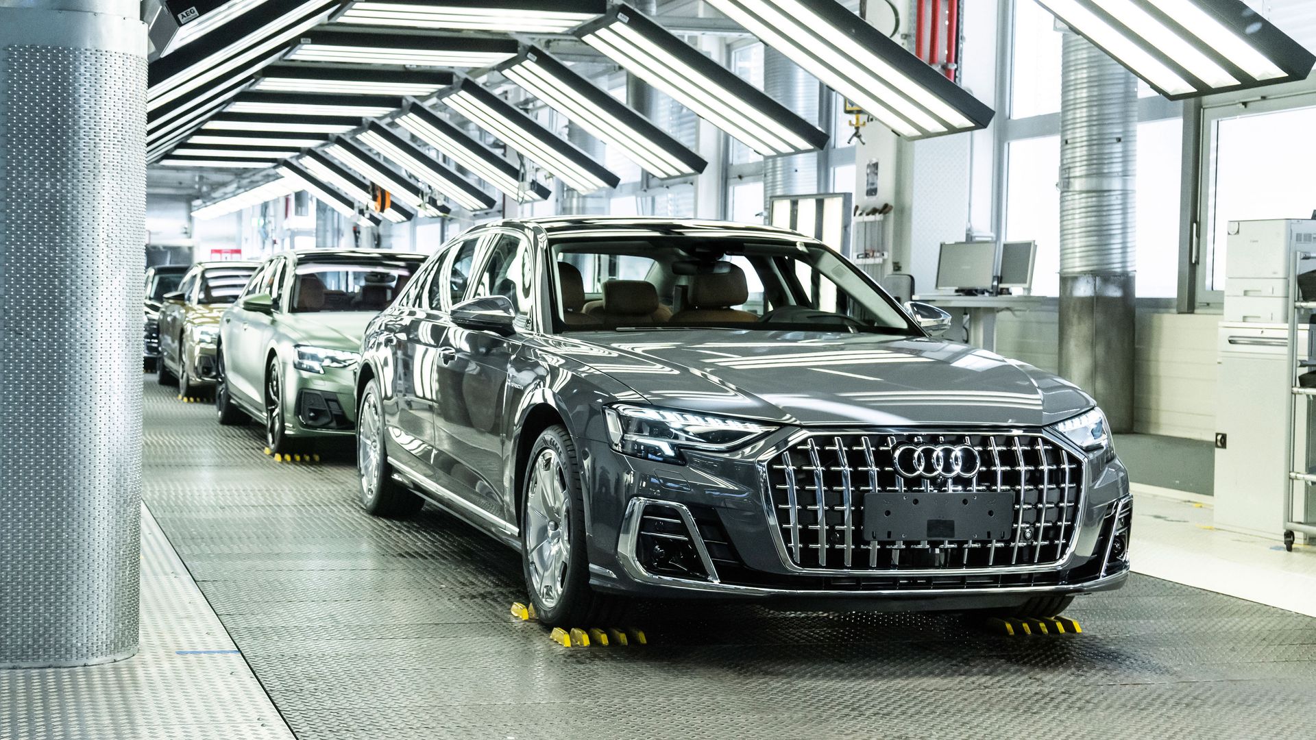 Audi Deutschland - Action pur im Audi Shop – Unterstütze die Audi