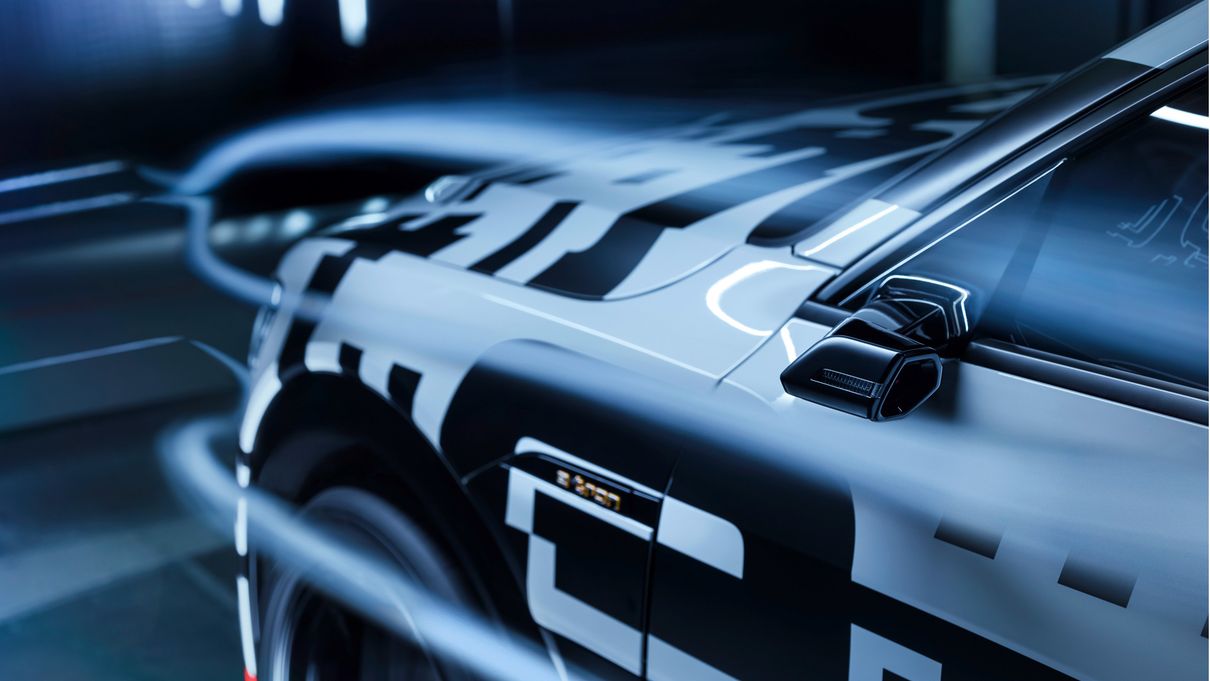 Audi e-tron: Virtuelle Außenspiegel an einem Elektroauto