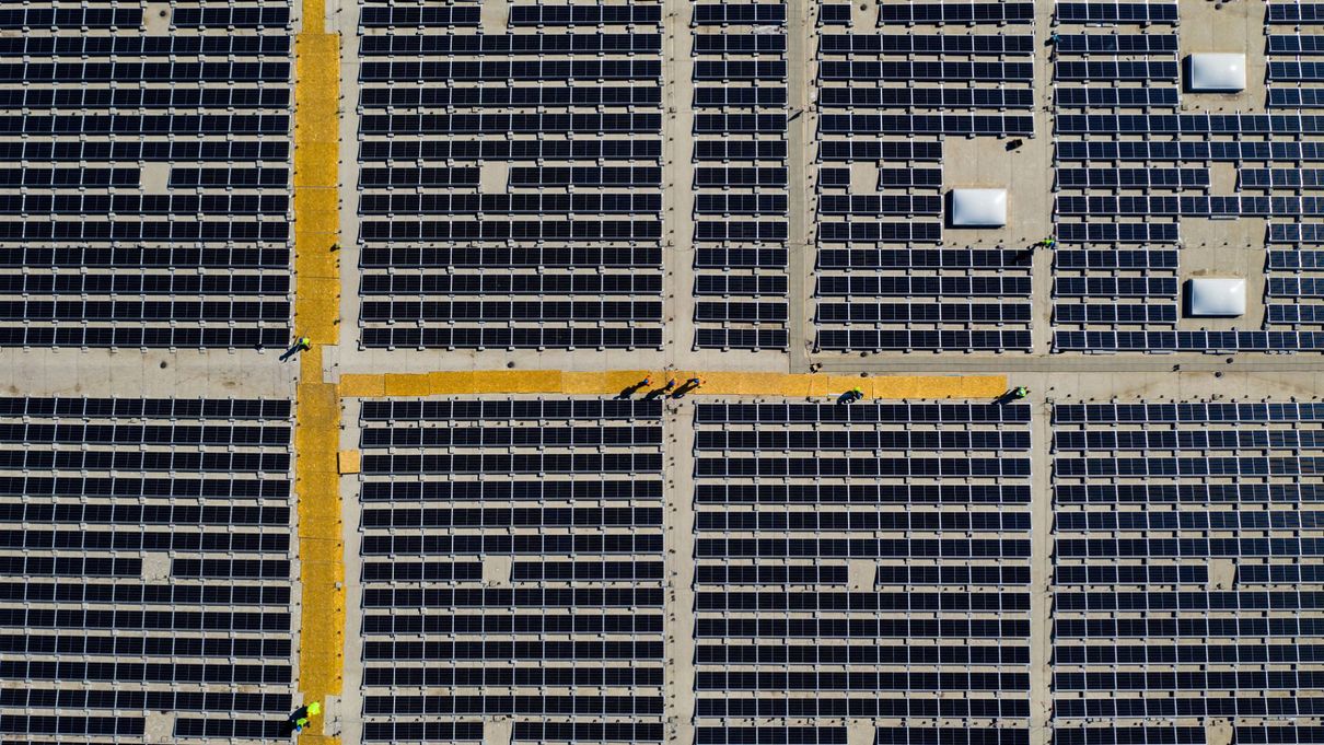 Zielgerade: Nächstes Jahr steht bei Audi Hungaria mit zweimal 80.000 Quadratmetern die größte europäische Aufdach-Solaranlage.