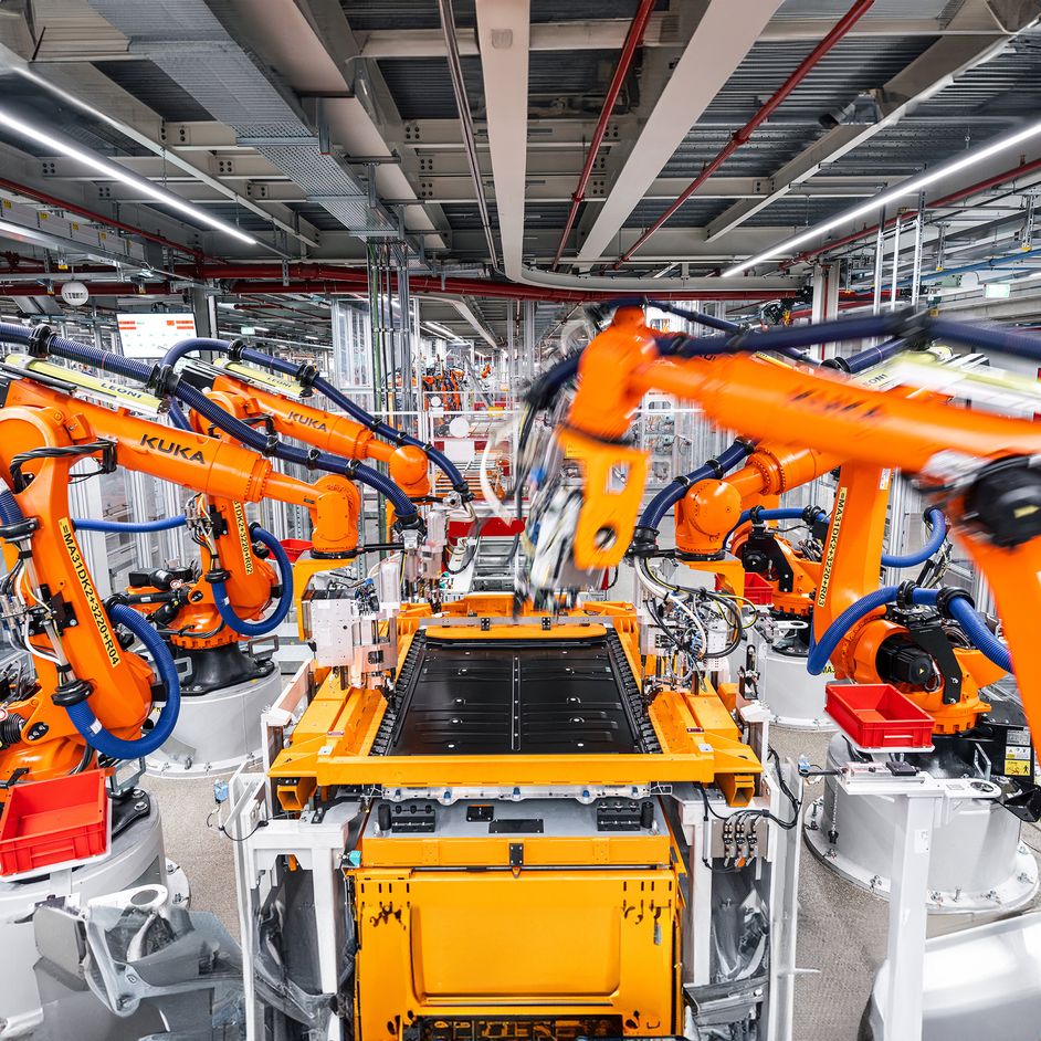 Automated production line for high-voltage batteries at the Audi main plant in Ingolstadt