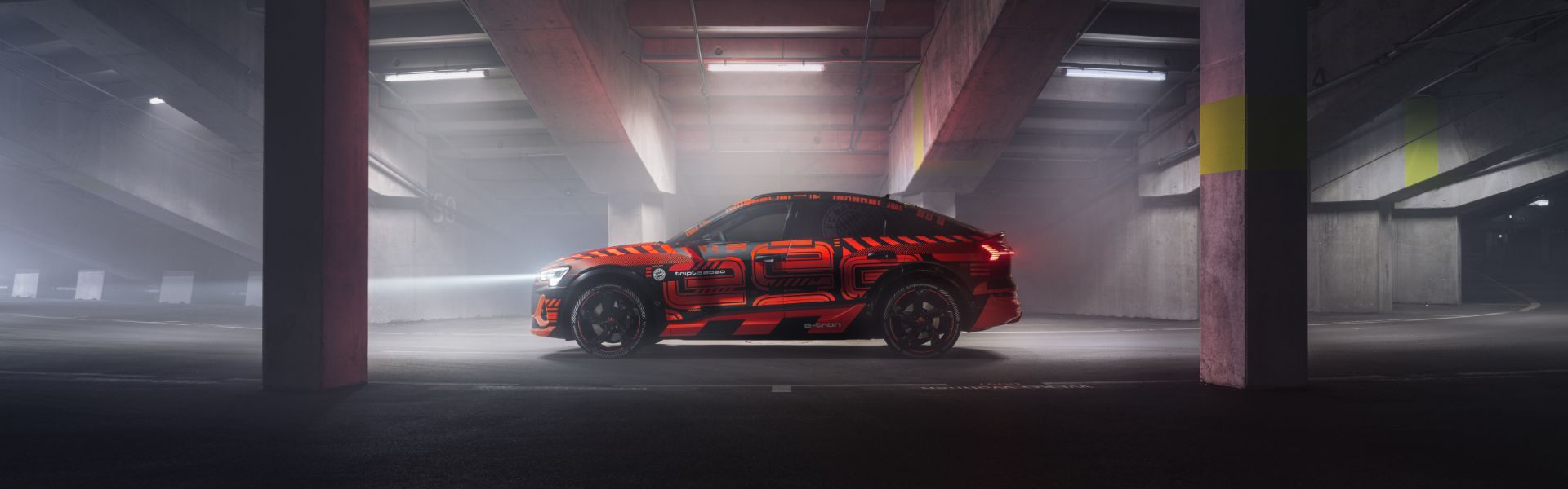 Seitenansicht Audi e-tron triple 2020