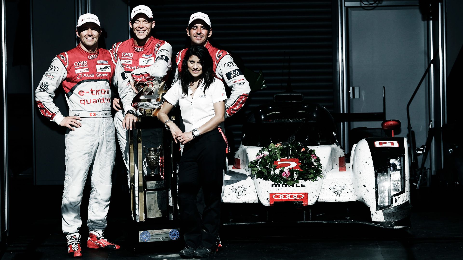 Marcel Fässler, André Lotterer, Leena Gade, Benoît Tréluyer with the Audi R18 e-tron quattro